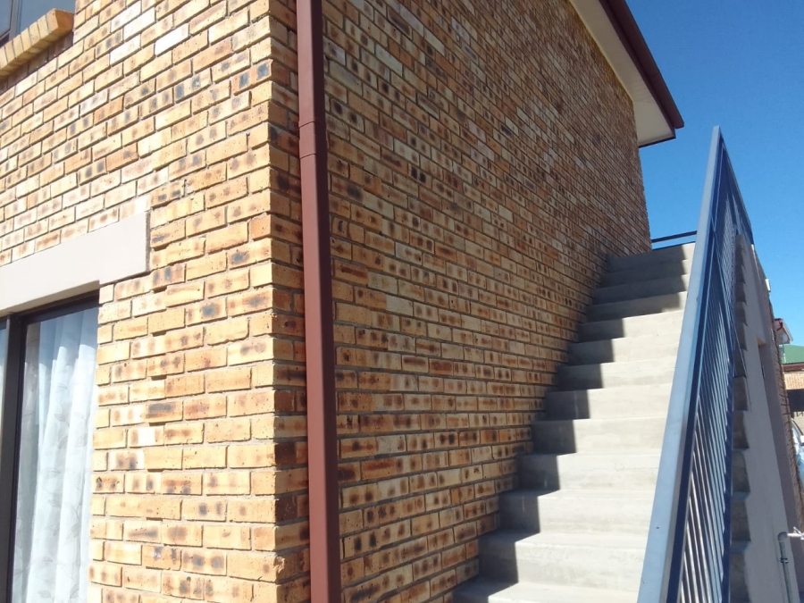 2 Bedroom Property for Sale in Lourierpark Free State